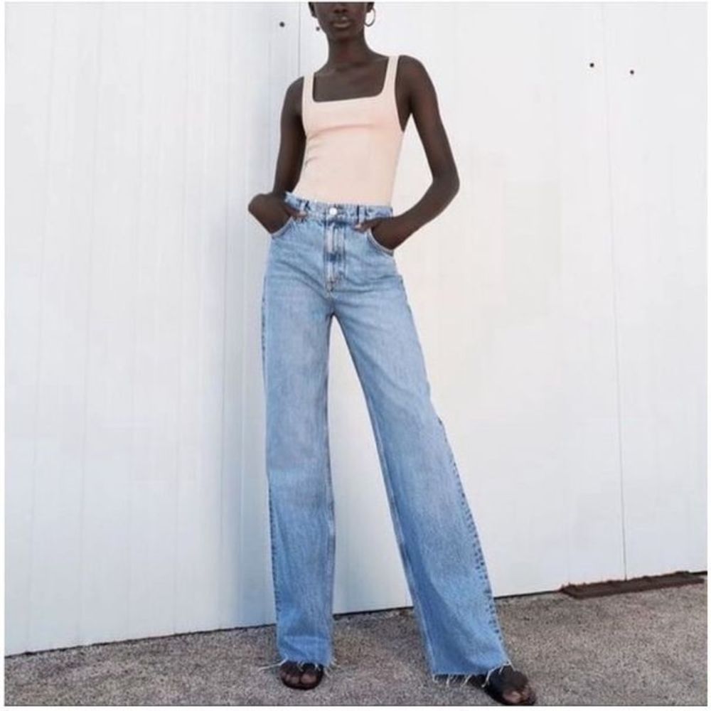 ZARA Wide Leg High Rise Light Wash Denim Size 2